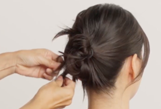 Shu Uemura styling Hair Tutorial: Create a messy bun Shu Uemura styling Hair Tutorial: Create a messy bun